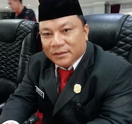 WELBERTUS SAMBUT BAIK KEPUTUSAN MANAJEMEN PDAM TIRTA SENENTANG YANG MEMBERIKAN GRATIS PEMBAYARAN SERTA DISKON 20 PERSEN