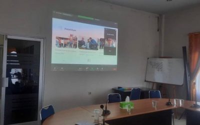 Staf Perumda Air Minum Tirta Senentang Kabupaten Sintang Mengikuti Webinar GIS