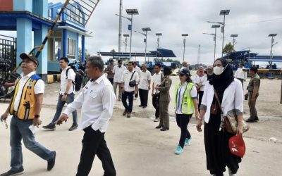 Edukasi terhadap para pemilik rumah toko di Kawasan Sungai Durian yang menjadi lokasi pembangunan pedestrian dan Promenade