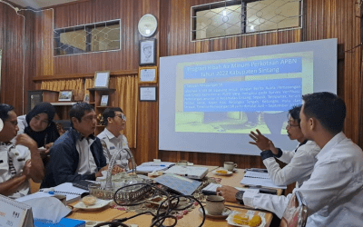 Direktur Perumdam Tirta Senentang menghadiri Pertemuan berkenaan dengan Program Hibah Air Minum Perkotaan