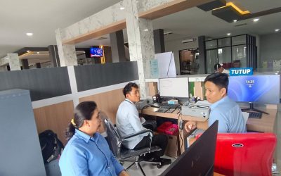 Senin 13 November 2023 Direktur Perumdam Tirta Senentang Dr. Jane. E. Wuysang, MT meninjau kesiapan infrastruktur Pelayanan Perumdam Tirta Senentang di Mal Pelayanan Publik Kabupaten Sintang