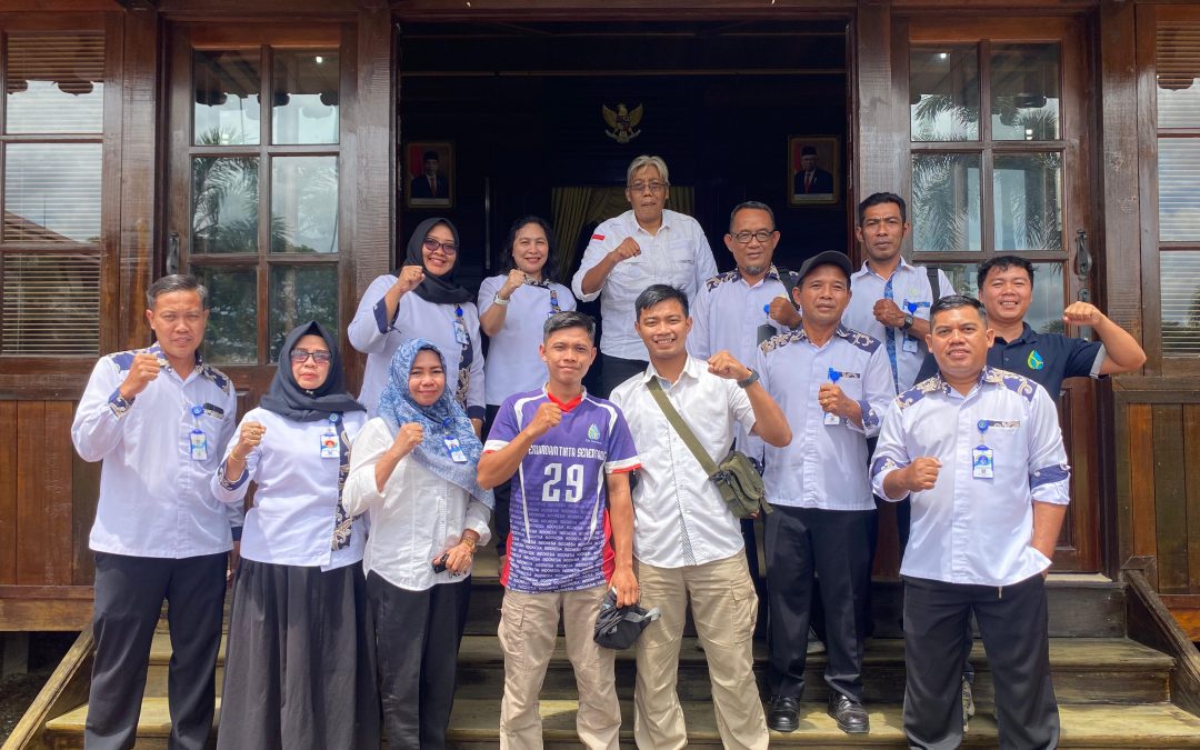 Pelepasan Kontingen Atlet Perumdam Tirta Senentang ke Ajang Porpamnas VIII Makassar